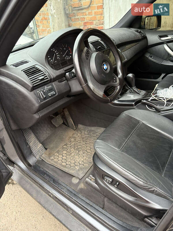 Внедорожник / Кроссовер BMW X5 2002 в Киеве