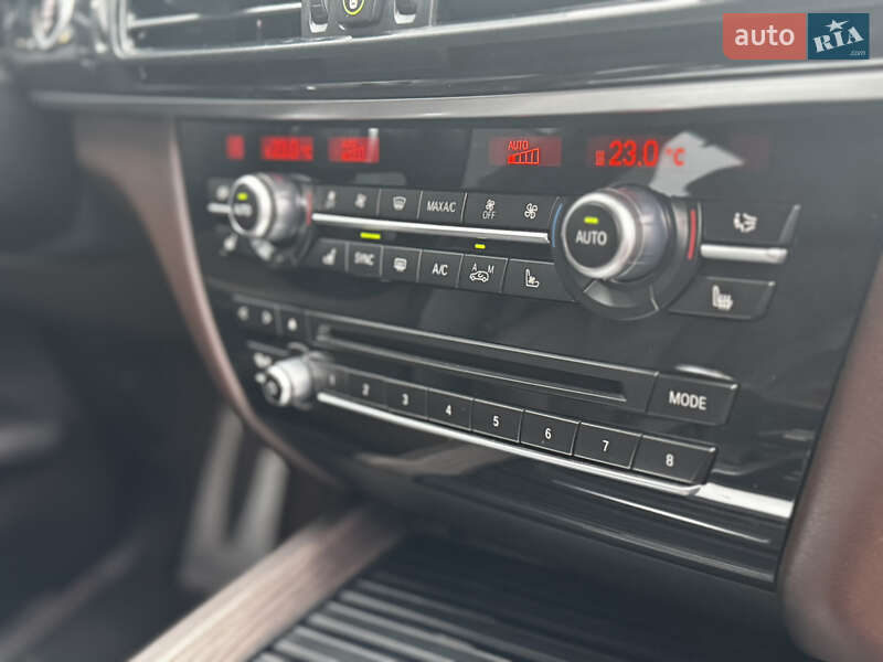 Позашляховик / Кросовер BMW X5 2015 в Дніпрі