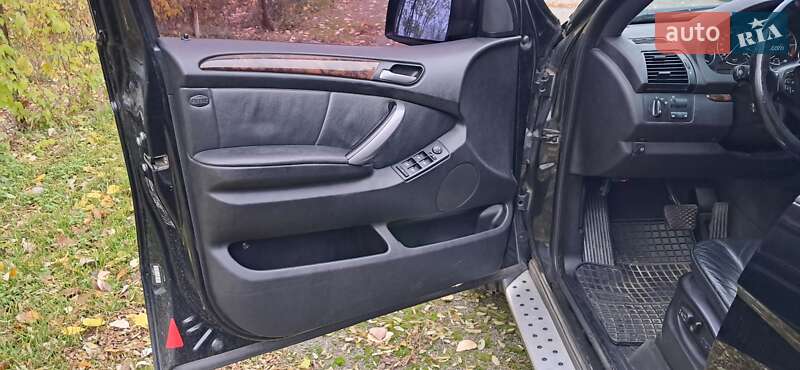 Внедорожник / Кроссовер BMW X5 2004 в Киеве