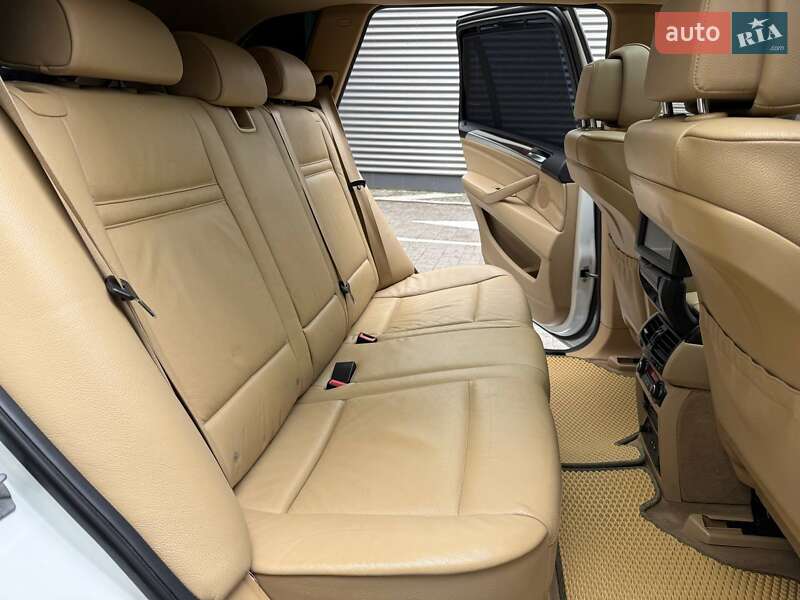 Внедорожник / Кроссовер BMW X5 2011 в Киеве