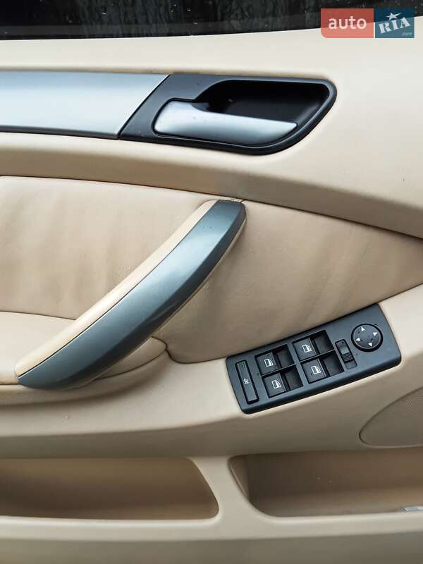 Внедорожник / Кроссовер BMW X5 2005 в Ковеле