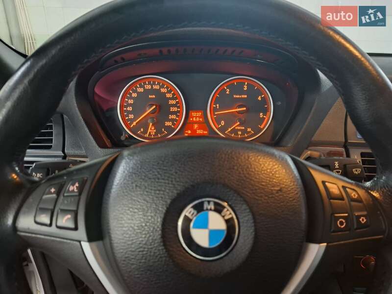 Внедорожник / Кроссовер BMW X5 2010 в Виноградове