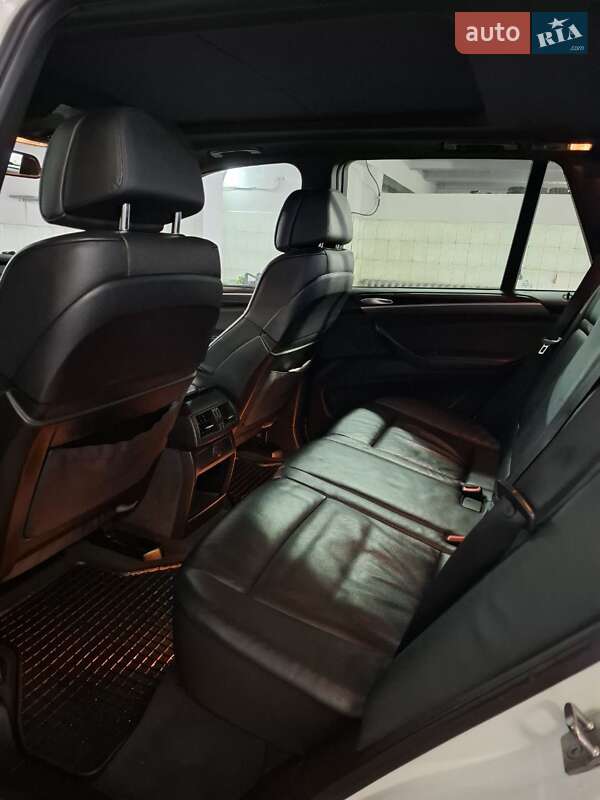 Внедорожник / Кроссовер BMW X5 2010 в Виноградове