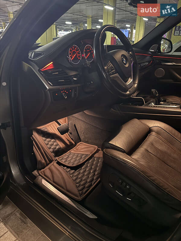 Позашляховик / Кросовер BMW X5 2016 в Гатне