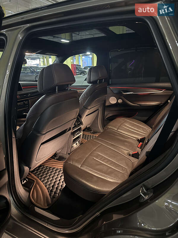 Позашляховик / Кросовер BMW X5 2016 в Гатне