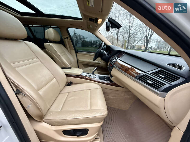 Внедорожник / Кроссовер BMW X5 2009 в Николаеве