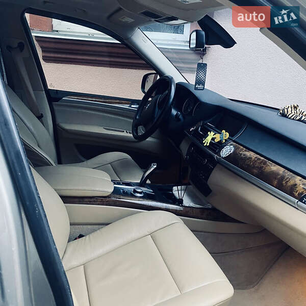 Внедорожник / Кроссовер BMW X5 2009 в Дубно