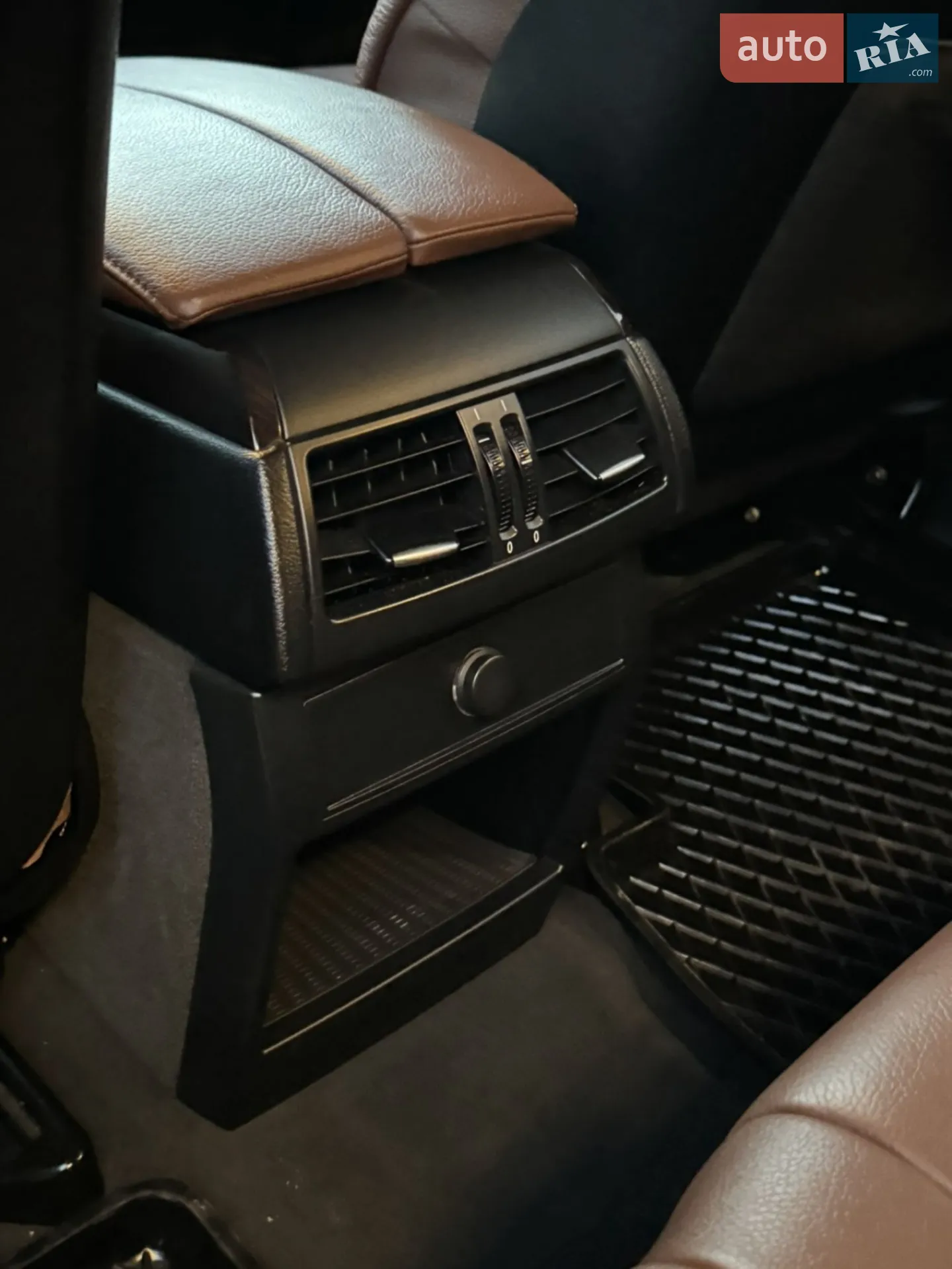2010 BMW X5 - мініатюра 23