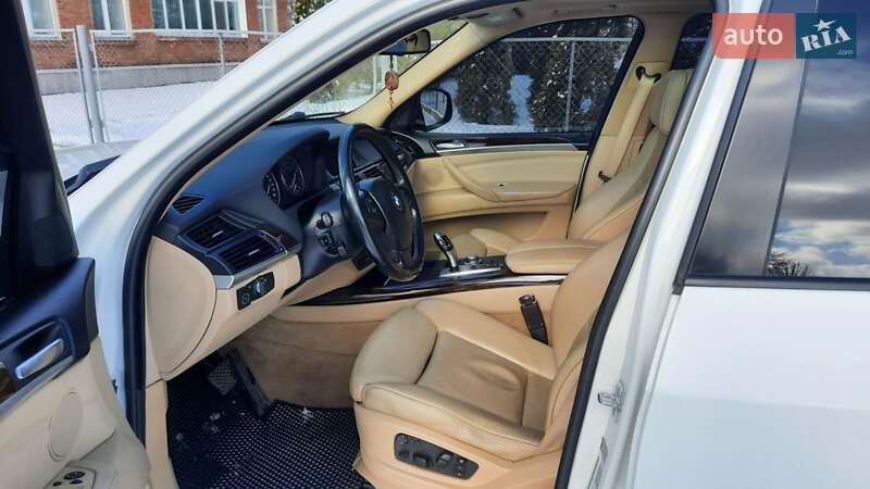 Внедорожник / Кроссовер BMW X5 2009 в Глухове
