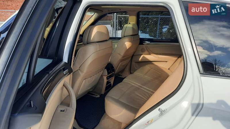 Внедорожник / Кроссовер BMW X5 2009 в Глухове