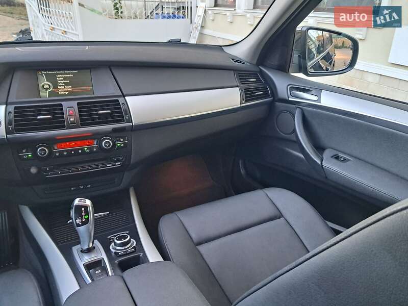 Внедорожник / Кроссовер BMW X5 2012 в Могилев-Подольске