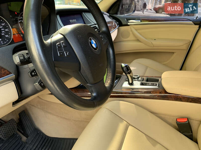 Внедорожник / Кроссовер BMW X5 2013 в Киеве