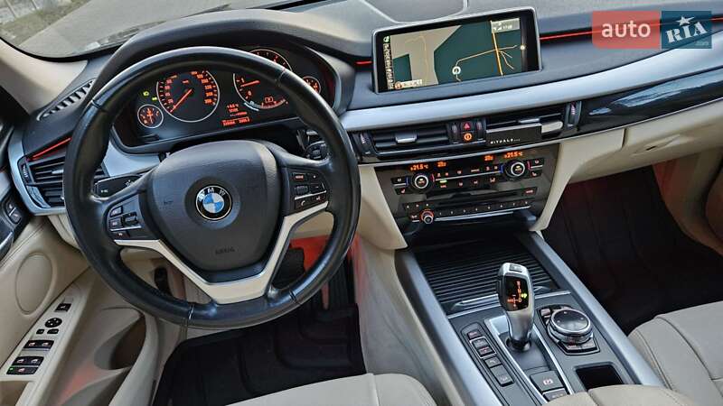 Позашляховик / Кросовер BMW X5 2014 в Сваляві