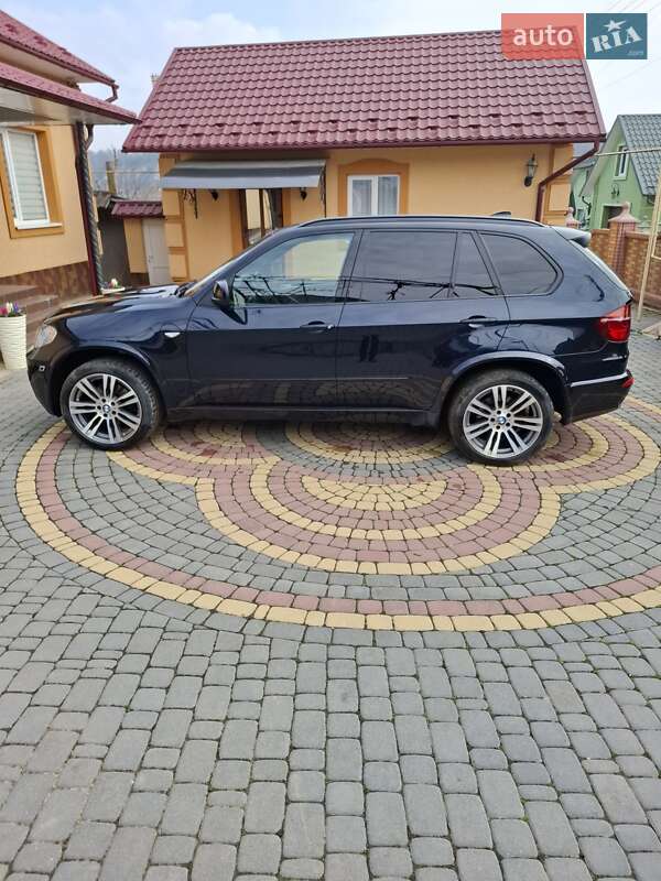 Позашляховик / Кросовер BMW X5 2011 в Чернівцях