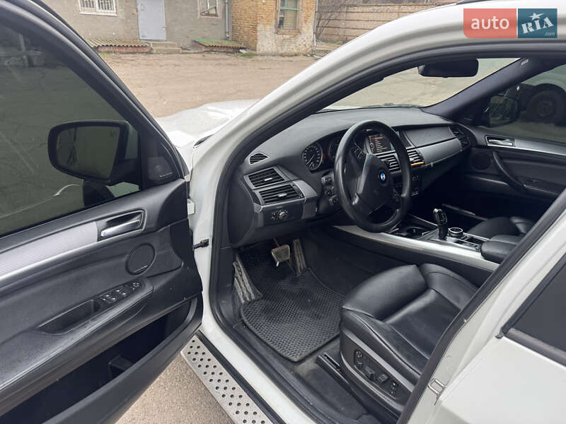 Внедорожник / Кроссовер BMW X5 2010 в Запорожье