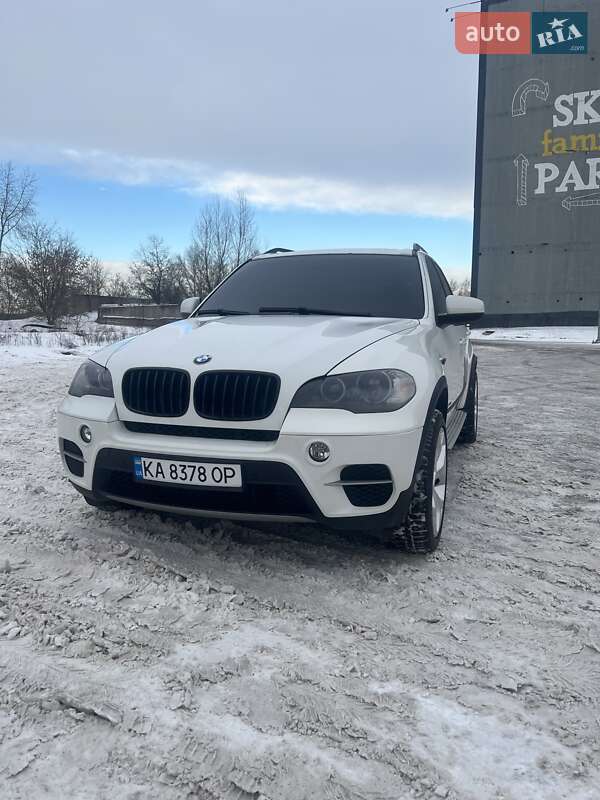 Внедорожник / Кроссовер BMW X5 2012 в Киеве