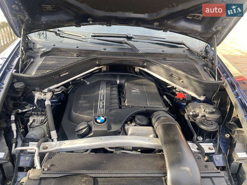 Внедорожник / Кроссовер BMW X5 2011 в Черновцах