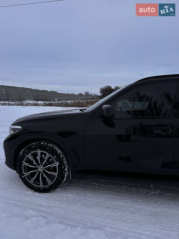 Внедорожник / Кроссовер BMW X5 2021 в Синельниково