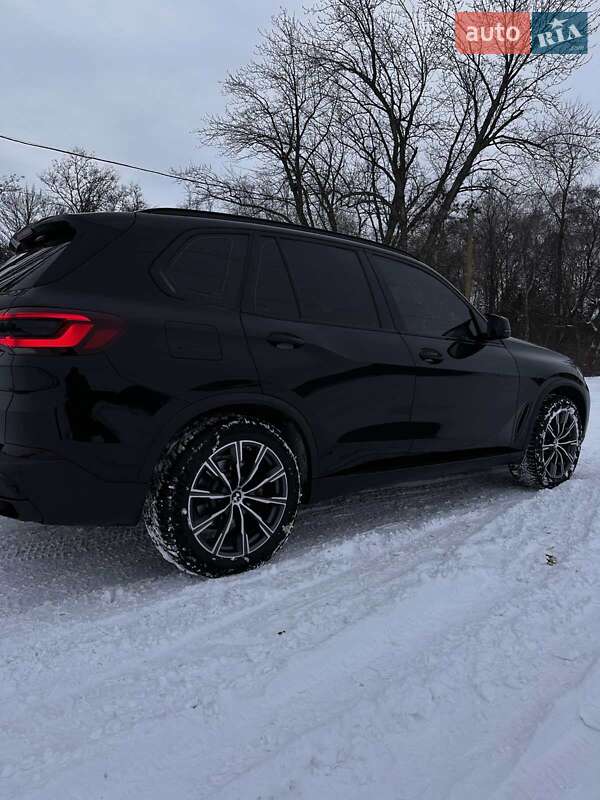 Внедорожник / Кроссовер BMW X5 2021 в Синельниково