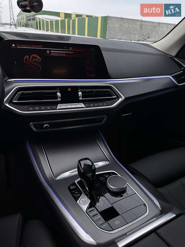 Внедорожник / Кроссовер BMW X5 2021 в Синельниково