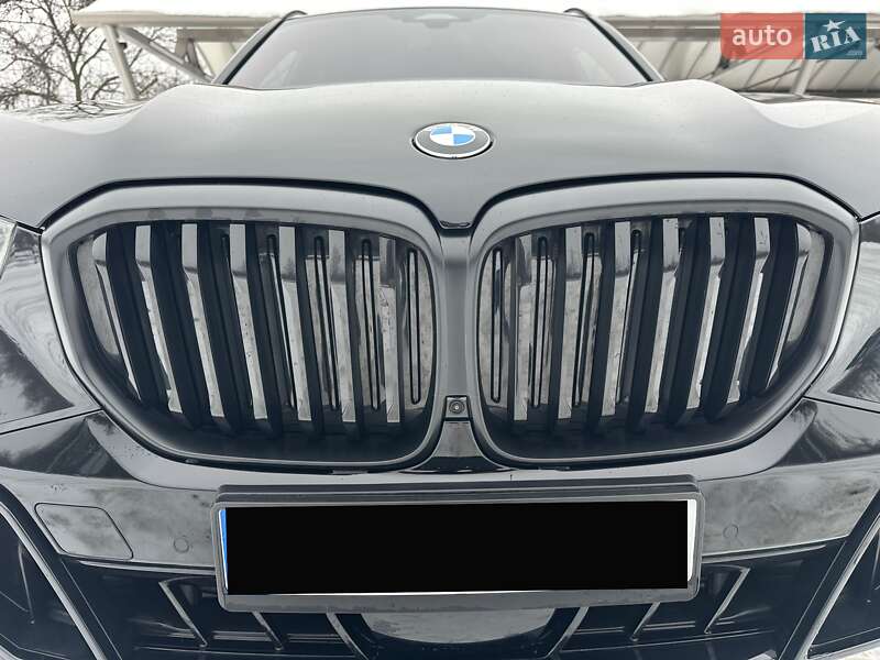 Внедорожник / Кроссовер BMW X5 2024 в Киеве