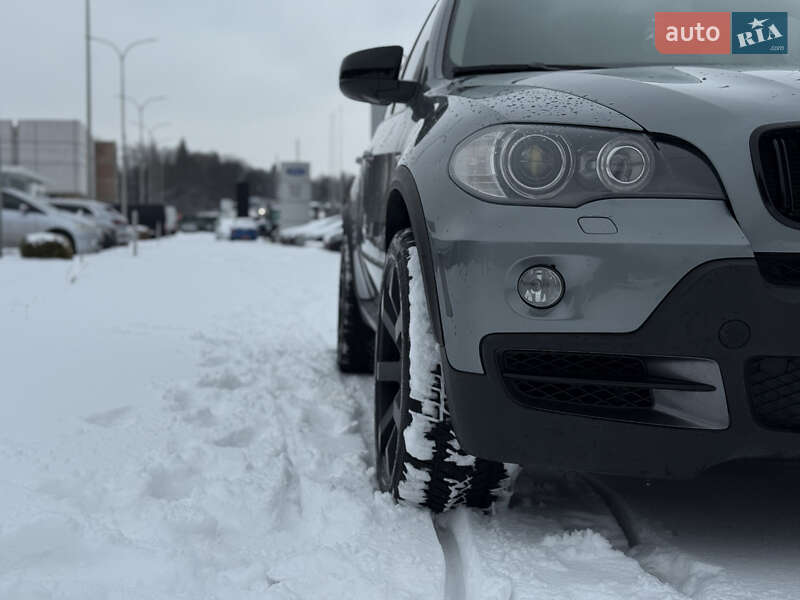 Позашляховик / Кросовер BMW X5 2010 в Рівному