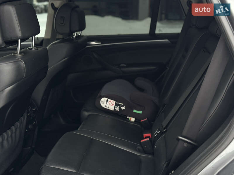 Позашляховик / Кросовер BMW X5 2010 в Рівному