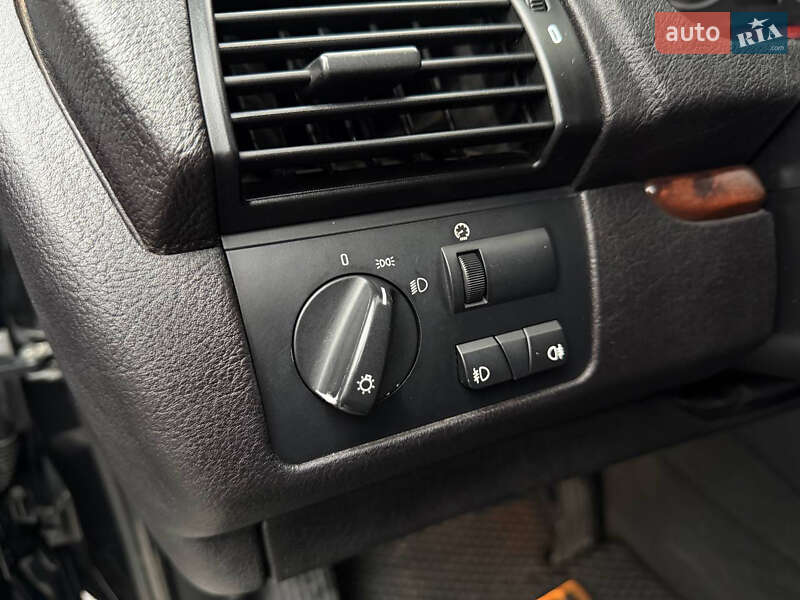 Внедорожник / Кроссовер BMW X5 2004 в Одессе