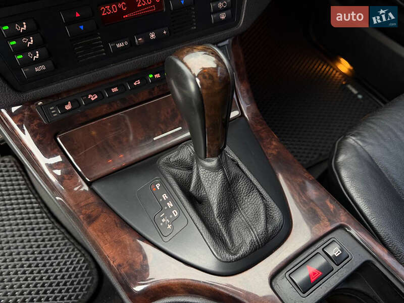 Внедорожник / Кроссовер BMW X5 2004 в Одессе