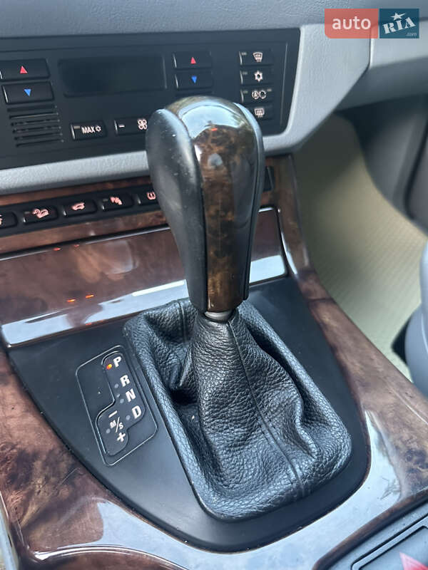 Внедорожник / Кроссовер BMW X5 2006 в Ровно