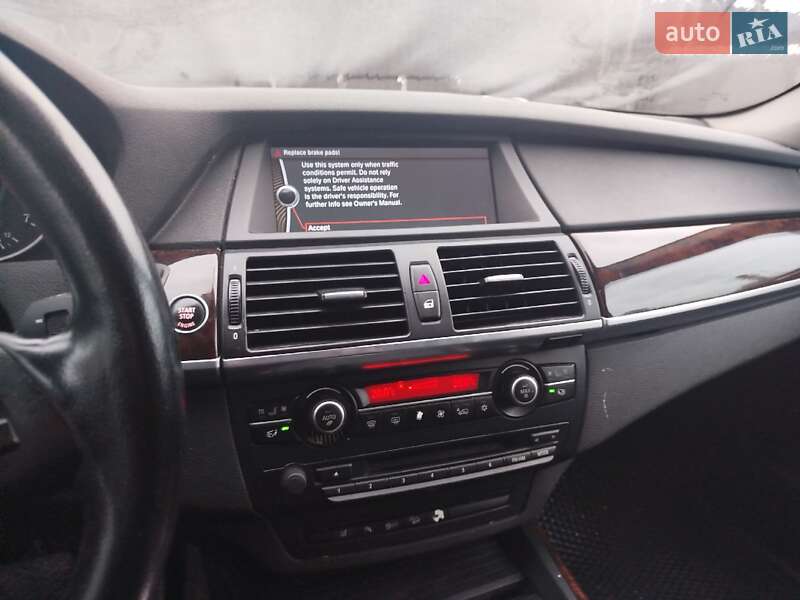 Внедорожник / Кроссовер BMW X5 2010 в Запорожье