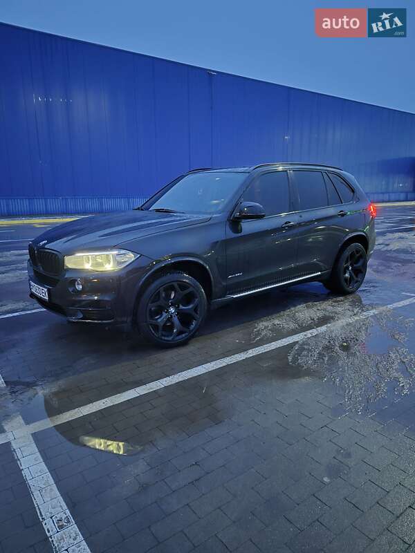 Позашляховик / Кросовер BMW X5 2014 в Сумах