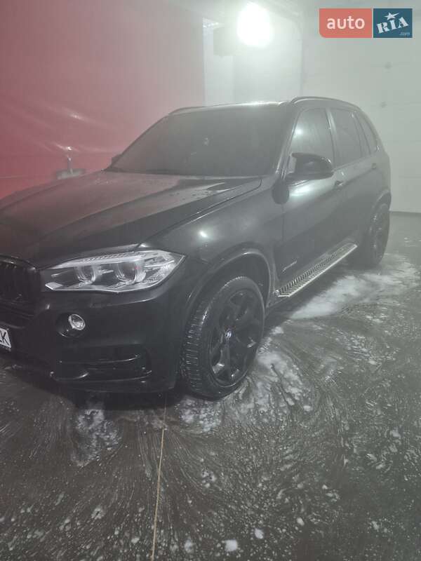 Позашляховик / Кросовер BMW X5 2014 в Сумах