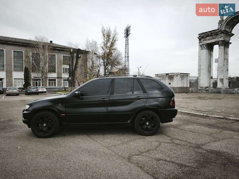 Внедорожник / Кроссовер BMW X5 2000 в Днепре