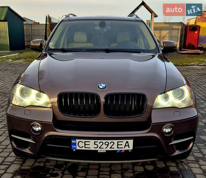 Внедорожник / Кроссовер BMW X5 2012 в Черновцах