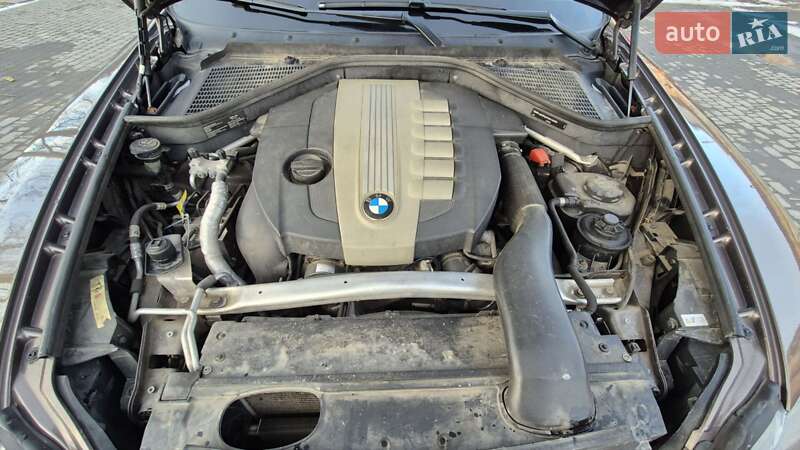 Внедорожник / Кроссовер BMW X5 2012 в Черновцах