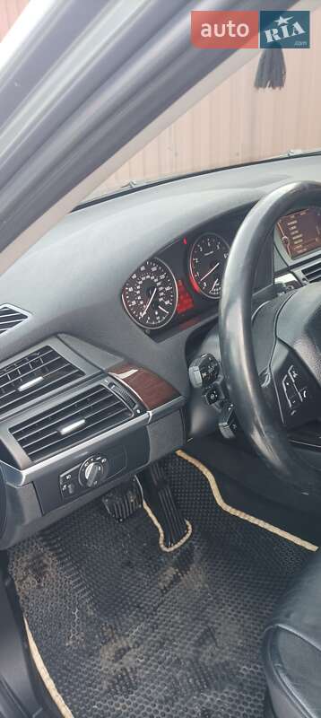 Внедорожник / Кроссовер BMW X5 2010 в Киеве