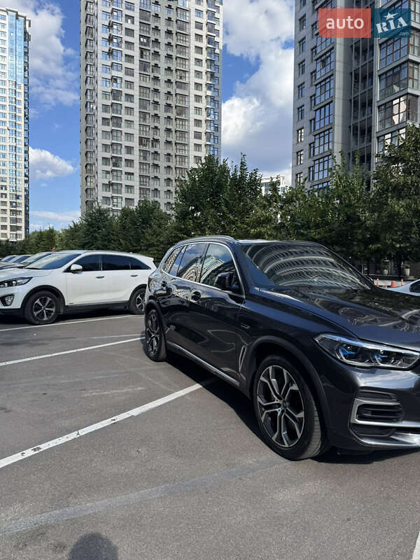 Внедорожник / Кроссовер BMW X5 2022 в Киеве