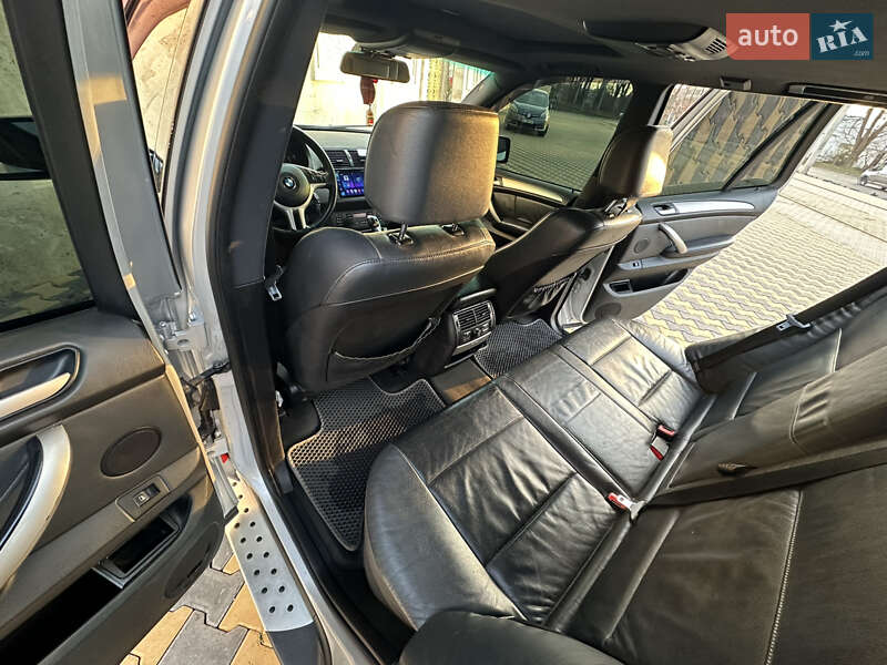 Внедорожник / Кроссовер BMW X5 2003 в Одессе