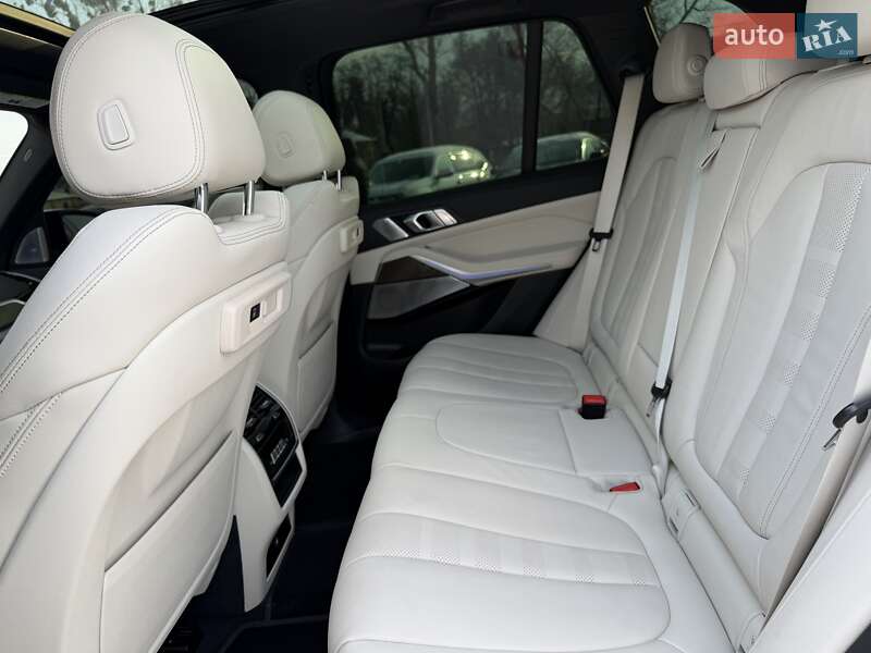 Внедорожник / Кроссовер BMW X5 2022 в Харькове