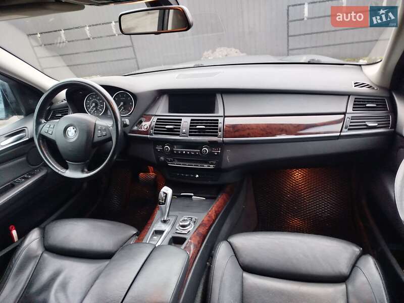 Внедорожник / Кроссовер BMW X5 2010 в Харькове