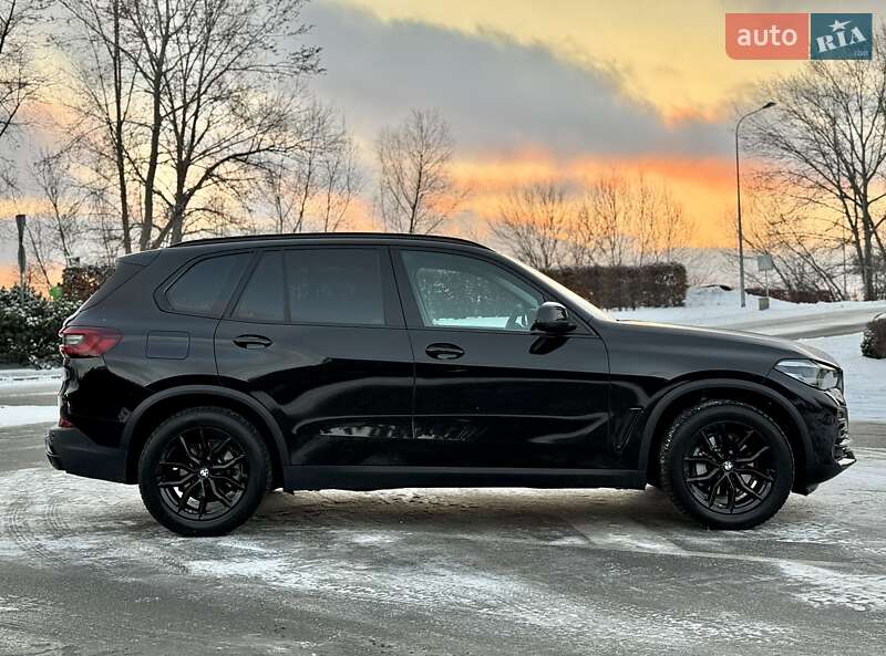 Внедорожник / Кроссовер BMW X5 2022 в Киеве