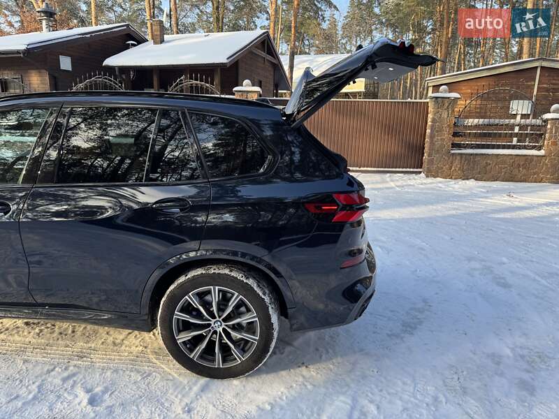 Внедорожник / Кроссовер BMW X5 2024 в Киеве