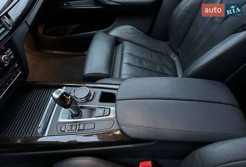 Внедорожник / Кроссовер BMW X5 2016 в Киеве