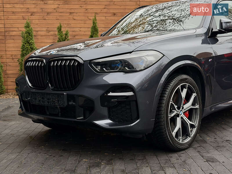 Внедорожник / Кроссовер BMW X5 2022 в Киеве