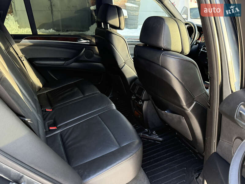 Внедорожник / Кроссовер BMW X5 2010 в Хмельницком