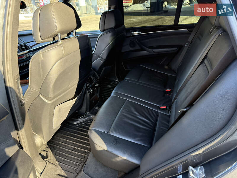 Внедорожник / Кроссовер BMW X5 2010 в Хмельницком
