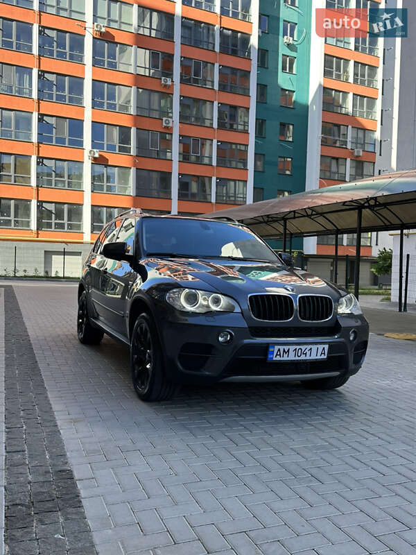 Внедорожник / Кроссовер BMW X5 2010 в Житомире