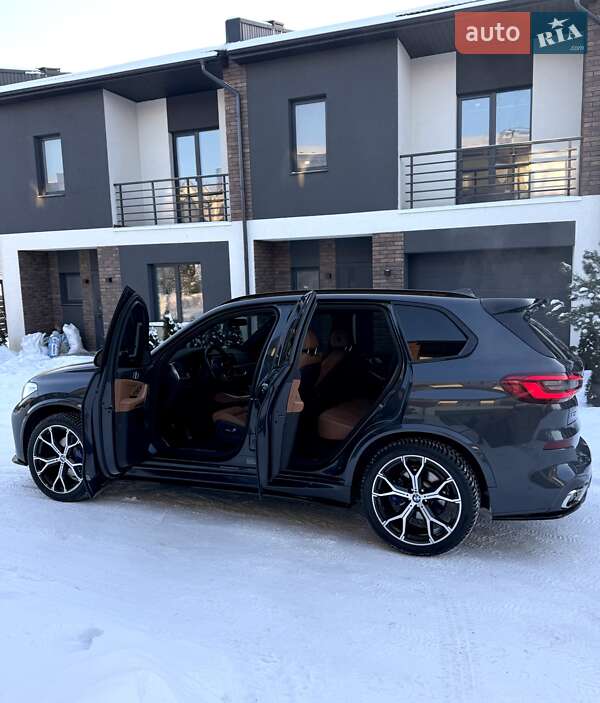 Внедорожник / Кроссовер BMW X5 2019 в Черновцах