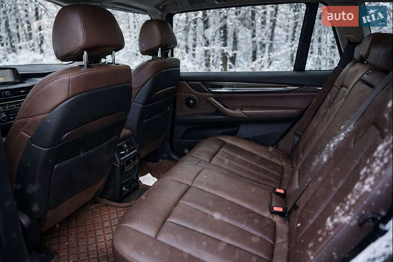 Внедорожник / Кроссовер BMW X5 2014 в Черновцах